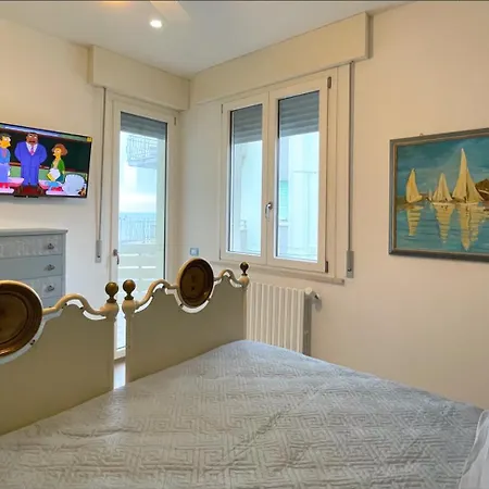 Lungomare 70 * مارزوكا دي سينغاليا