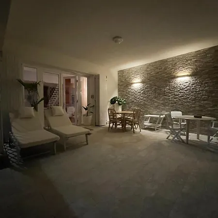 Lungomare 70 Bed & Breakfast 3*
