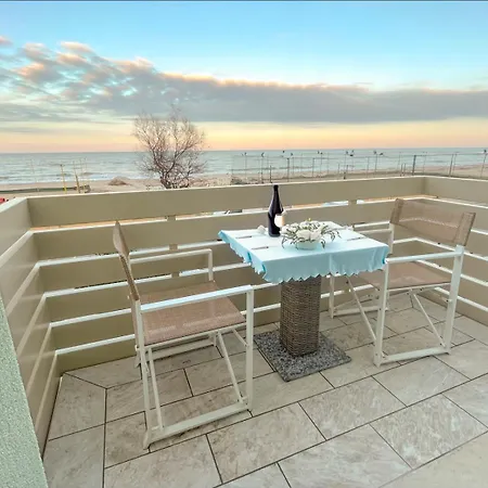 Bed & Breakfast Lungomare 70 *
