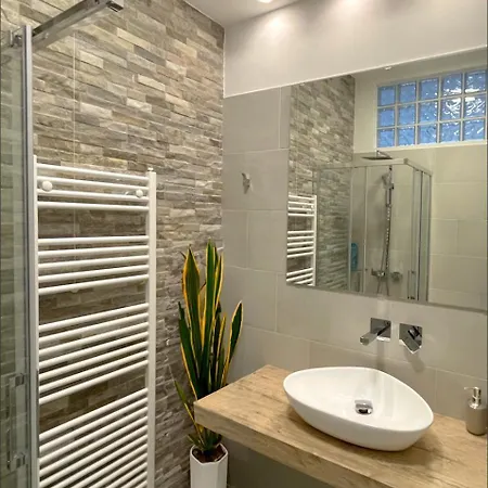 Bed & Breakfast Lungomare 70 *