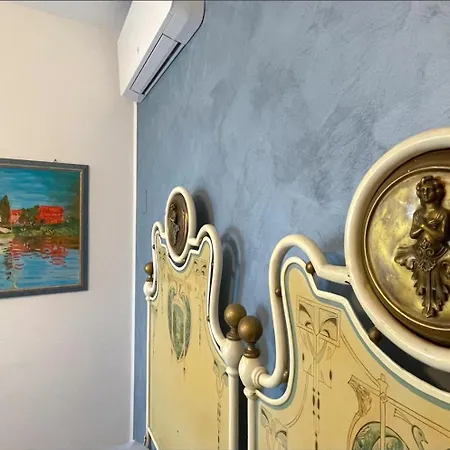 Bed & Breakfast Lungomare 70 *